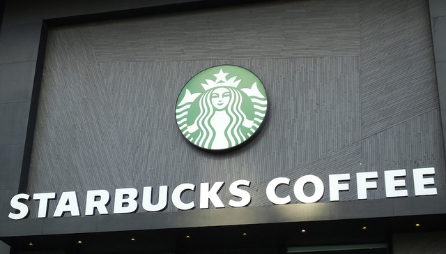 星巴克创始人霍华德·舒尔茨回归