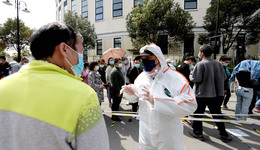 30個(gè)檢測(cè)位一字排開！上海最大半開放式社區(qū)啟動(dòng)閉環(huán)管理，多方力量并肩筑牢防線