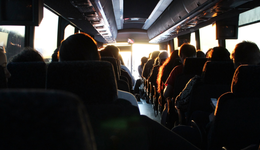 亿华通携史上最大亏损赴港IPO，除了经营失血，市场开拓能力或成更大隐忧