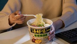 直播间被挤爆，全网抢断货，白象也被“野性消费”了