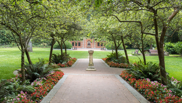 从莎翁笔下的植物看伊丽莎白时代的“绿色渴望”| 一诗一会