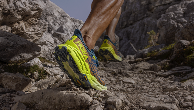 一周运动新品 | HOKA、UA发布升级款跑鞋，Salomon上新第六代“小红鞋”