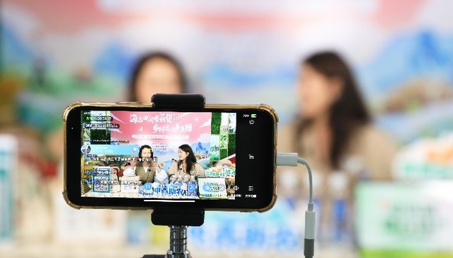 Live-streaming rat race sets a new course