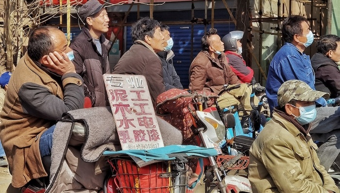 【评论】超龄农民工应告别的，不只是工地，还有城乡二元体系