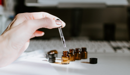 年度11類(lèi)化妝品被抽檢，合格率最低是它？