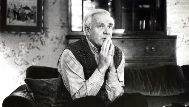 “平民间谍”的一生：勒卡雷书信集将出版