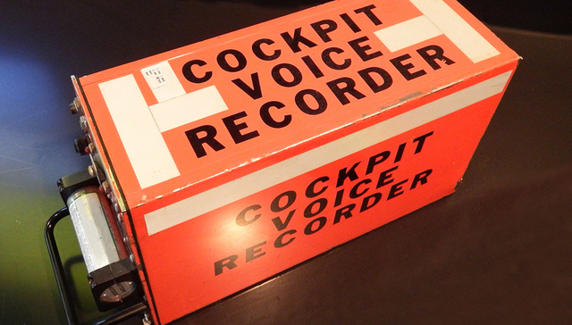 东航失事飞机第二部“黑匣子”仍在搜索中，解开事故之谜还需等待多久？