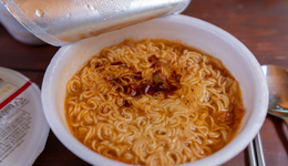 又见国货“野性消费”，销量暴增的白象能成为新的“国货之光”吗？