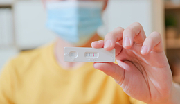 連夜運(yùn)送！上海靜安首批100余萬(wàn)份抗原檢測(cè)試劑送達(dá)全區(qū)14個(gè)街鎮(zhèn)