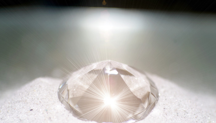 培育钻石,上市募资,扩产