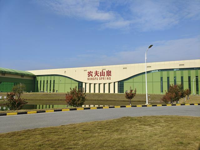 农夫山泉,首富,饮用水,气泡水