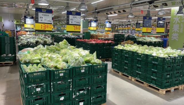 推保供套餐、共享用工，上海多家商超齐力保障菜肉供应
