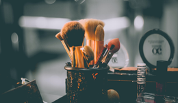 新锐国货做高端，冒险还是情怀？