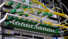 中復(fù)神鷹逾四成收入靠關(guān)聯(lián)方“支撐”，采銷矛盾信披真實性疑霧重重