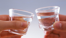 33个交易日大涨150%，“冬虫夏草第一股”要借白酒翻身？