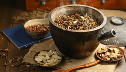 “中藥茅”片仔癀一季度凈利增長(zhǎng)20%，爆炒過(guò)后市值蒸發(fā)千億