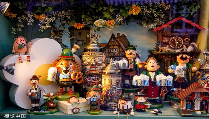 财说 | “盲盒”还是“潮玩”，年赚8.5亿的泡泡玛特能讲出新资本故事吗？