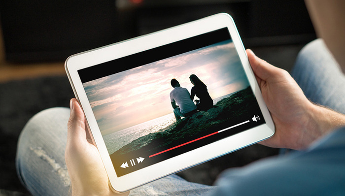 一年发力，抖音、快手、B站综艺成色几何？