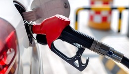 國內(nèi)成品油價(jià)“七連漲”，加滿一箱油多花4.5元