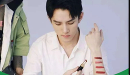 李佳琦“退居二線”，他找到退路了？