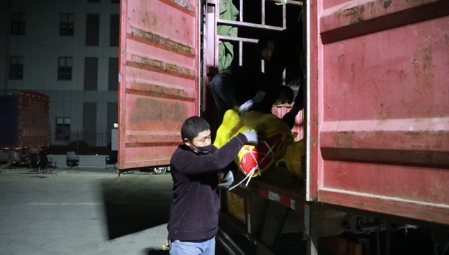 连夜调度，数十小时跋涉，往返闭环……驰援蔬菜是如何来到上海的？|上海战疫