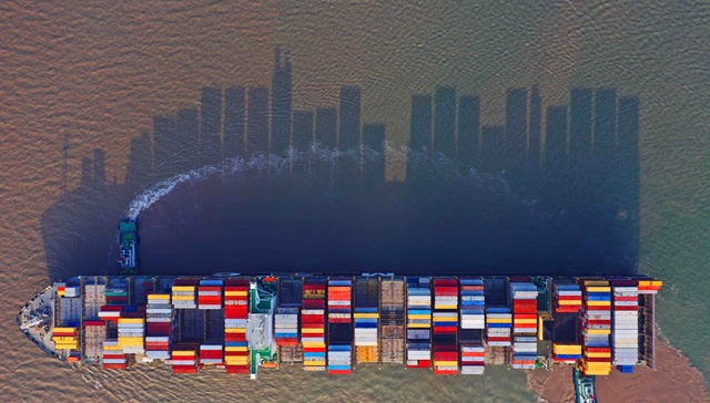 上海港回应：集装箱船并未拥堵，靠泊效率大幅优于去年