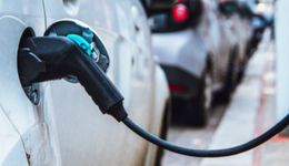 造车新势力靠什么接近消费者？