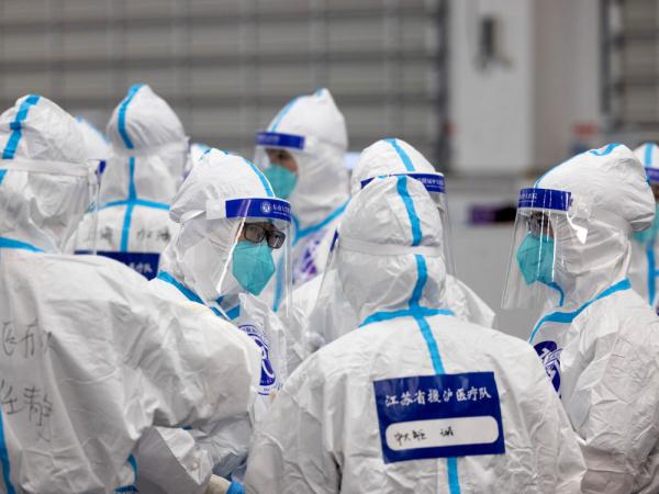 新华全媒＋丨上海临港方舱医院投入使用