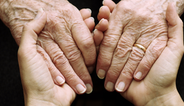 编辑部聊天室 | 衰老究竟意味着多大程度的“脆弱”呢？