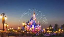 斷臂、賣樓、元宇宙，主題樂園“裸泳”下的眾生相