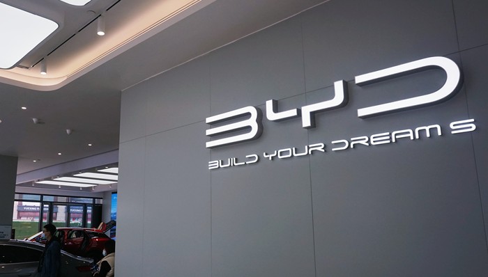 比亚迪汉家族新车上市，续航涨了，价格也涨了