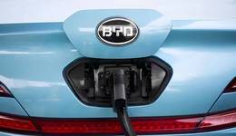 比亞迪棄燃油車，笑醒的是誰？