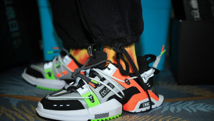 安踏,耐克,国潮,时尚,财报