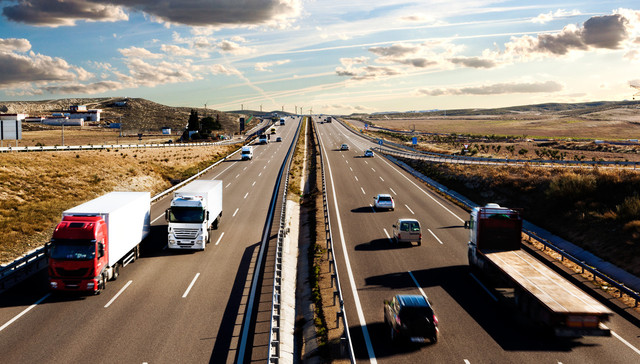 银保监会：金融机构要全力支持货运物流保通保畅工作，加大资金支持、加强保险保障