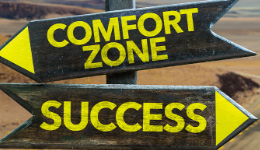 腾讯游戏，站在十字路口