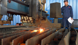 加快建設全國統(tǒng)一大市場，破除地方保護和區(qū)域壁壘是關鍵