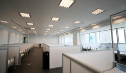 上海首個(gè)寫字樓改造的方艙醫(yī)院：有一線江景，容納3000多張床位|上海戰(zhàn)疫