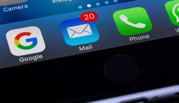 TO B生态之争：钉钉向左、企微向右