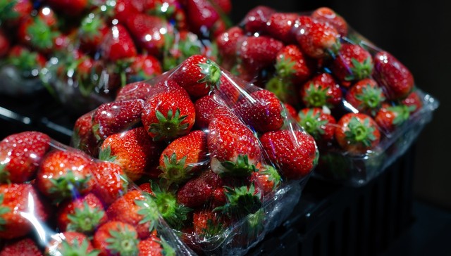 快看｜上海将依法查处借团购之名哄抬物价、依法规范快递费跑腿费涨价问题