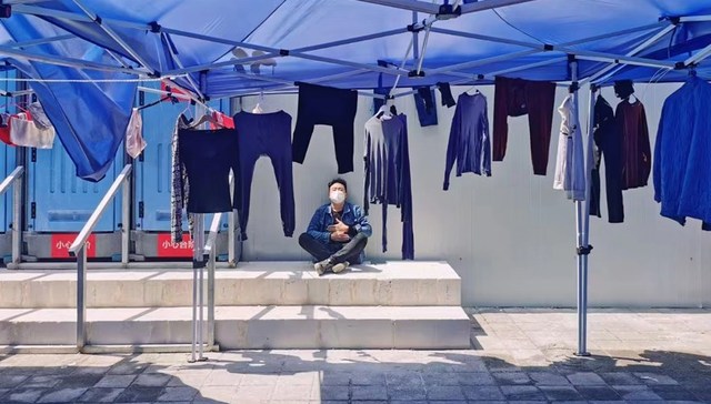 【特写】住进方舱医院的我们，决定留下来当志愿者