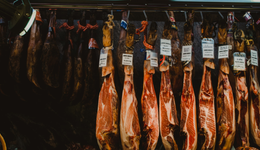 瘋狂的豬肉：揭秘金字火腿期貨迷局