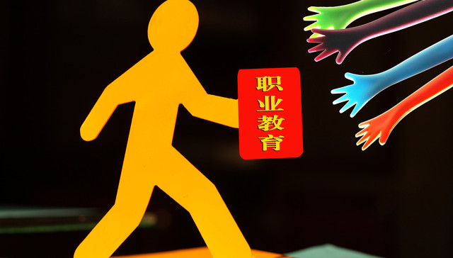 【评论】职校学生实习成“卖人头”交易，为何难以清理？