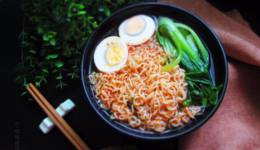 老坛酸菜泡面重回货架，康师傅重掌市场？