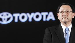 豐田章男正在“逼和”馬斯克