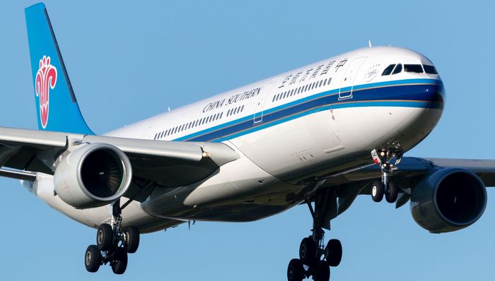 航空公司直播带货卖化妆品，平均每场收入几十至上百万元