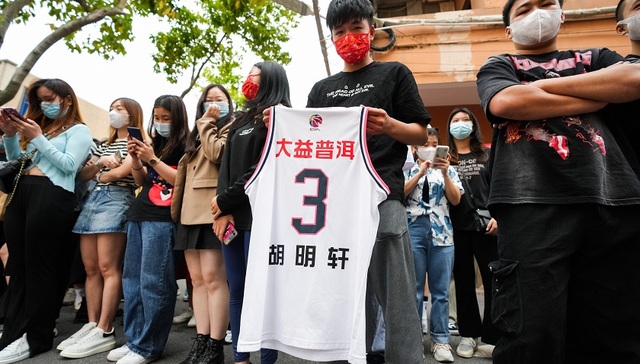 广东男篮止步四强，昔日霸主面临运营+阵容双重困难