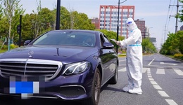 30秒查驗一輛防疫物資車輛，強化線上機動巡邏……上海交警部門如何確保民生通道高效暢通？| 上海戰(zhàn)疫