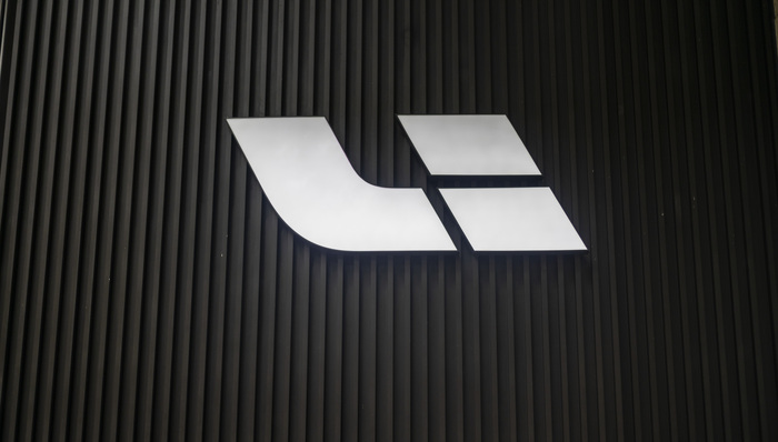 理想汽车CEO李想：汽车品牌要关注低级供应商生存问题，提供果断援助