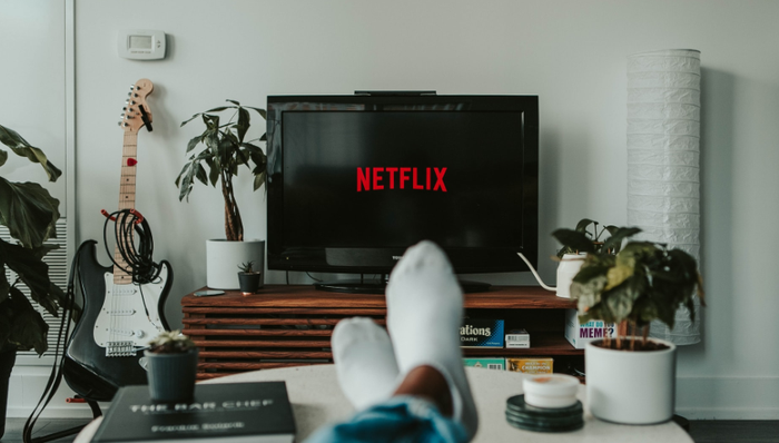 广告收入,用户增长,股价