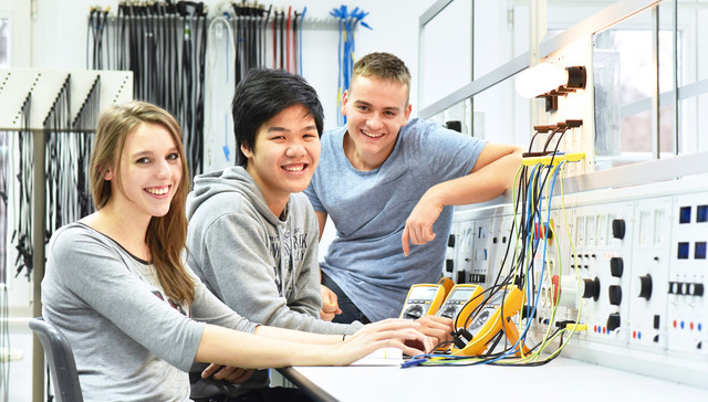 【评论】《职业教育法》修订，职业教育如何与普通教育“平起平坐”？